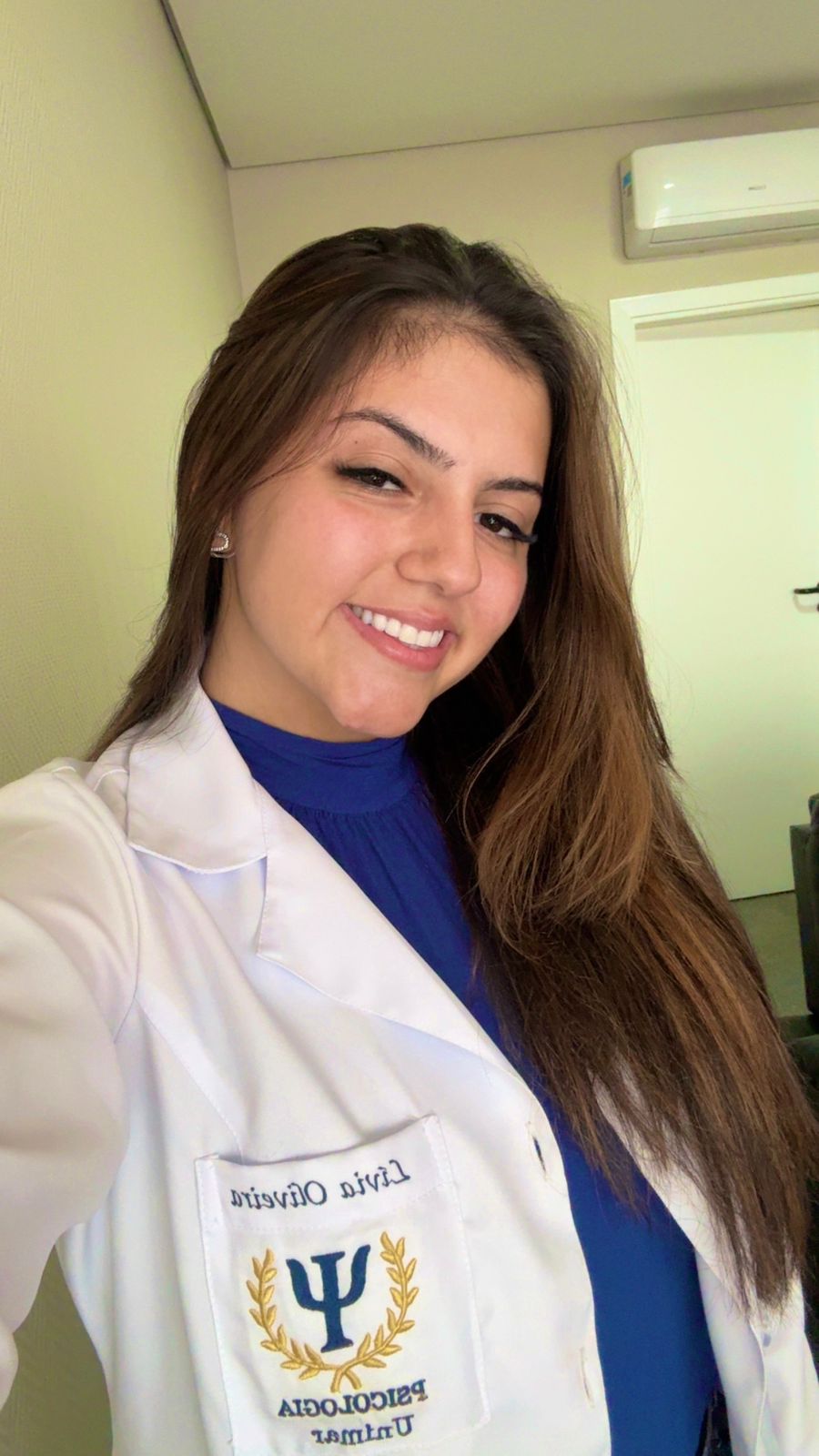 Lívia de Oliveira - Prática Clínica em Psicologia